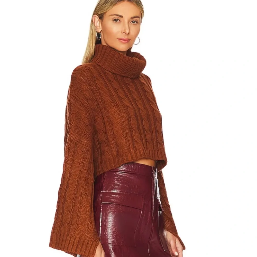 Steve Madden Sloane Cropped Turtle Neck Cable Knit Rust Color Sweater//XS - Picture 1 of 10